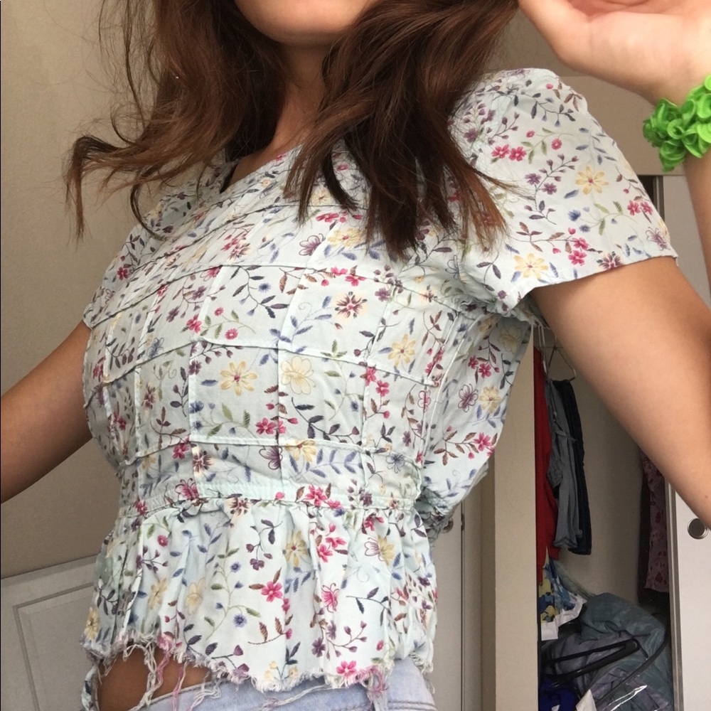 Cropped flora shirt
